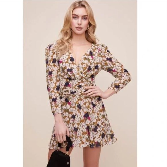 Astr Dresses & Skirts - NWT 💐 ASTR 3/4 Sleeve Cinch Waist Dress (L)